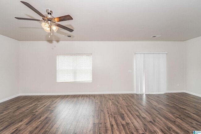 Building Photo - 682 Johnnys Cv