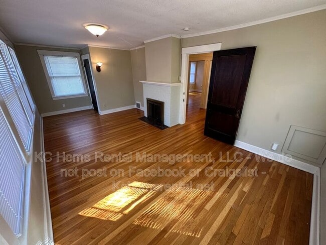 Building Photo - 5119 Grand Ave