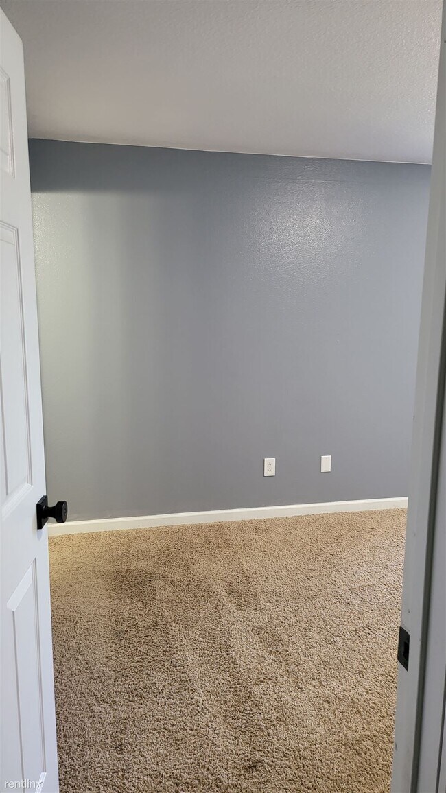 Primary Photo - Room for Rent, 1 bath House - 106 Decatur ...