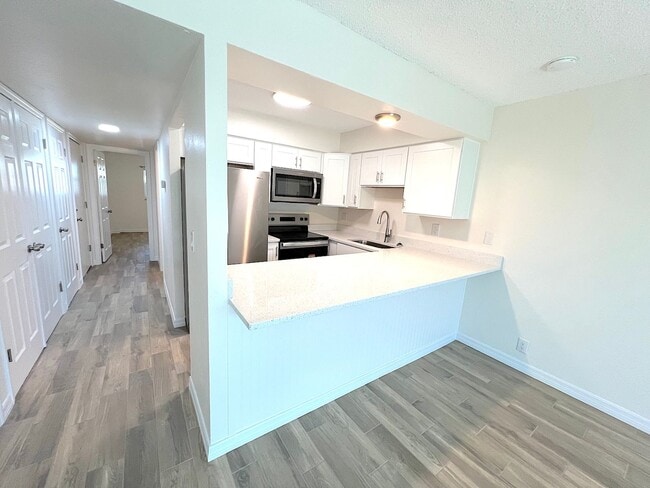 Building Photo - Updated 1 Bed 1 Bath Condo Across A1A from...
