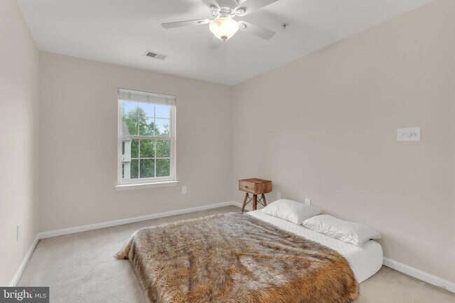 Building Photo - 2152 Millhaven Dr