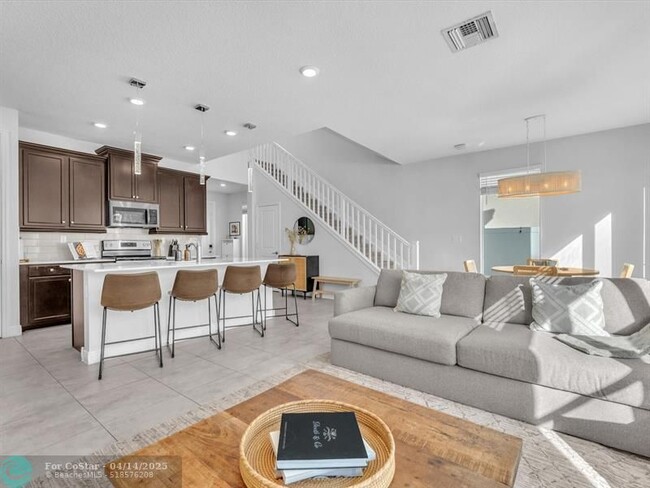 Building Photo - 1130 Rio Ct