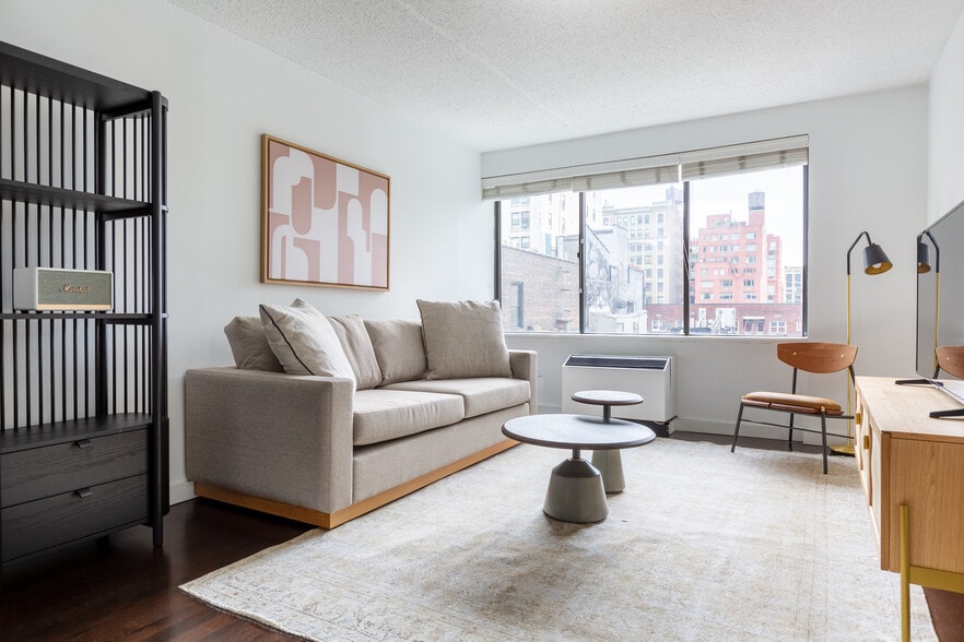 Primary Photo - 246 Mott St