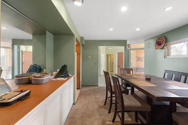 Building Photo - 4105 Riverview Dr