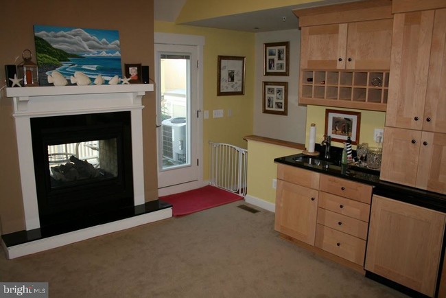Building Photo - 2731 Linden Ln