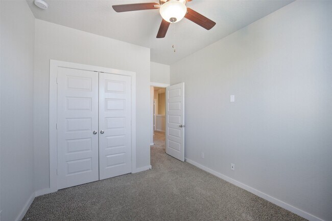 Building Photo - 25172 Pacific Wren Dr