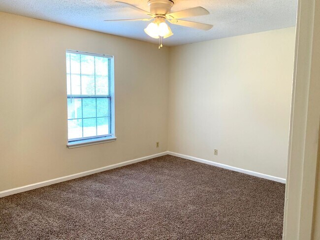 Building Photo - 231 Winters Ct