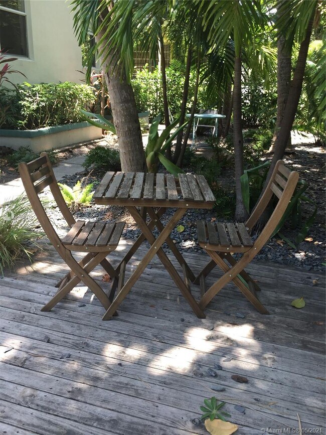 Building Photo - 726 Meridian Ave