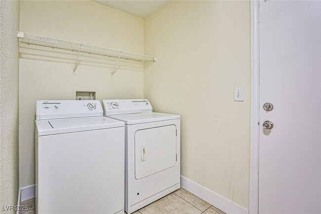 Building Photo - 8338 Lavender Jade Ct