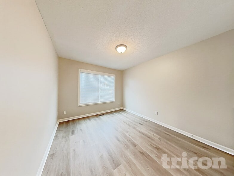 Building Photo - 437 Bradford Cir