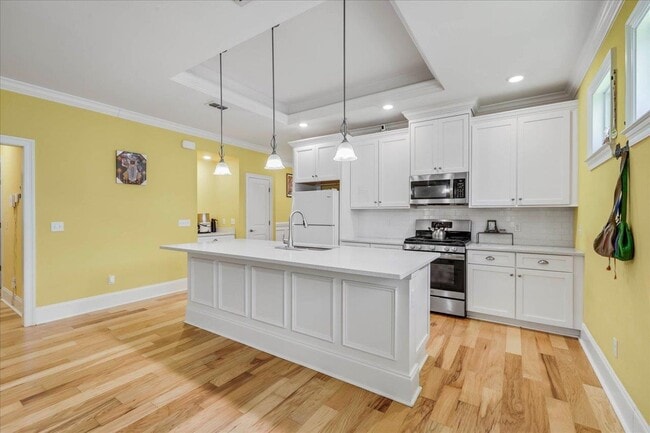 Building Photo - 855 Avery Park Dr