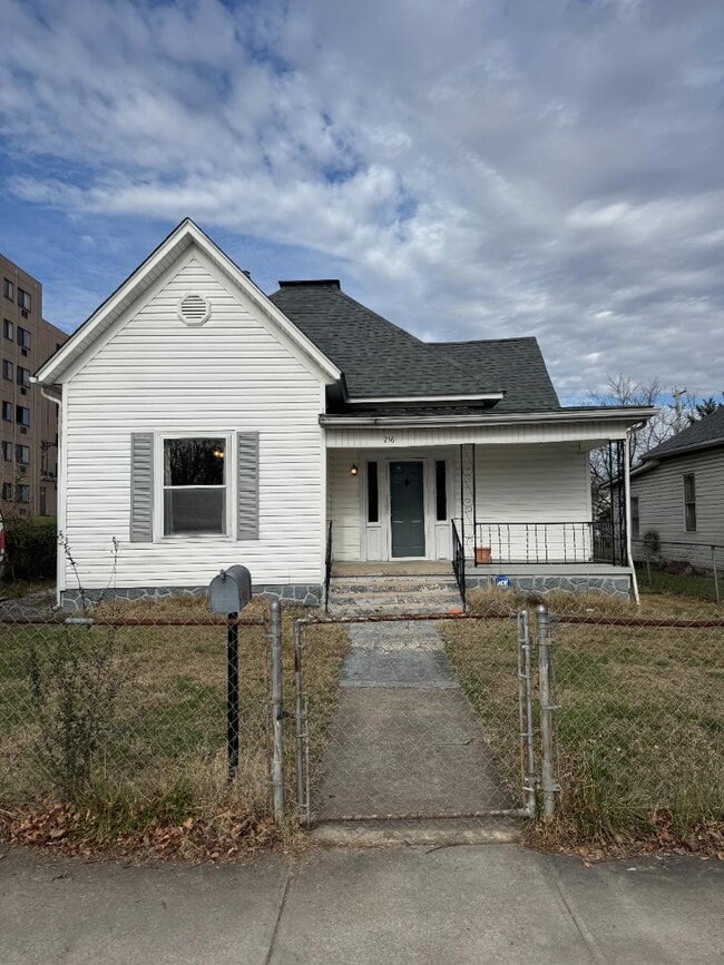 Building Photo - 216 Wilson Ave