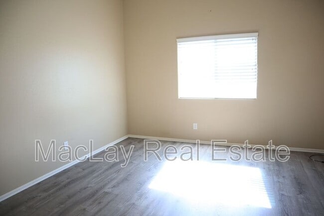 Building Photo - 7265 W Glenn Dr