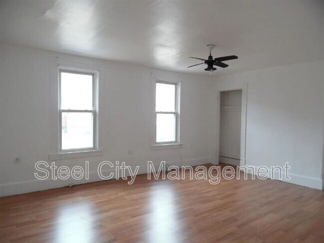 Building Photo - 12 Cuyler Ave