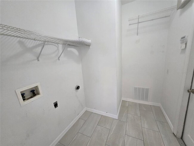 Building Photo - 4211 2nd Ave E