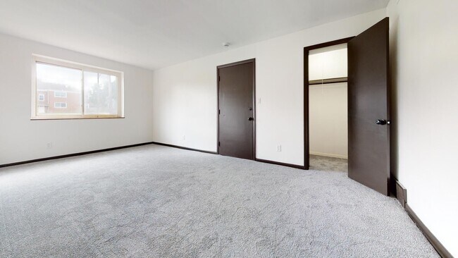 Building Photo - Parma - Ridgewood Lofts - 1 bedroom unit.