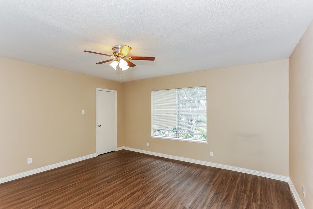 Building Photo - 347 Linkview Dr