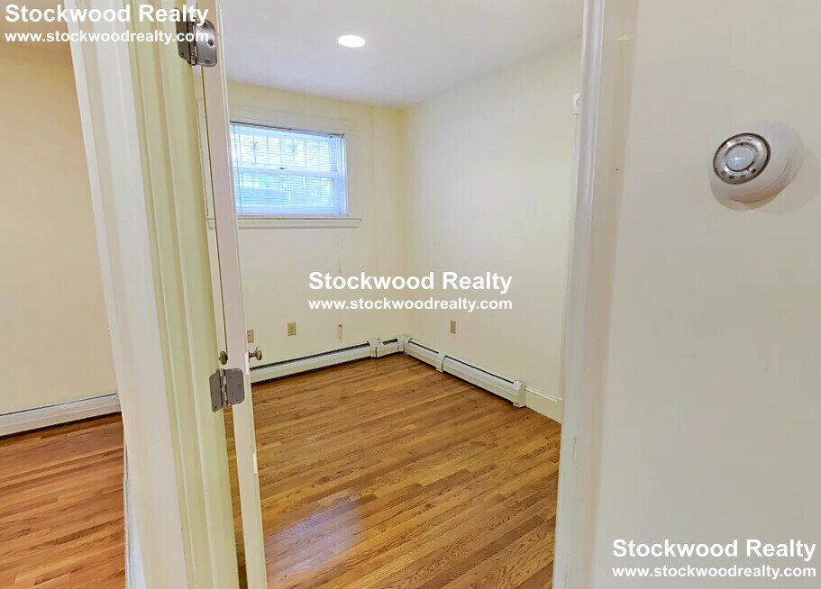 Building Photo - 195 Commonwealth Ave