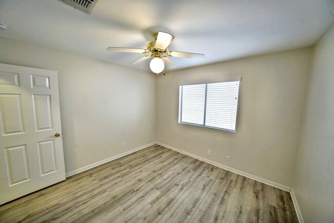 Building Photo - Beautiful Home in the desirable Shavano Ga...