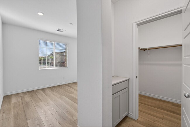 Building Photo - THIS is the HOME you have been waiting for!