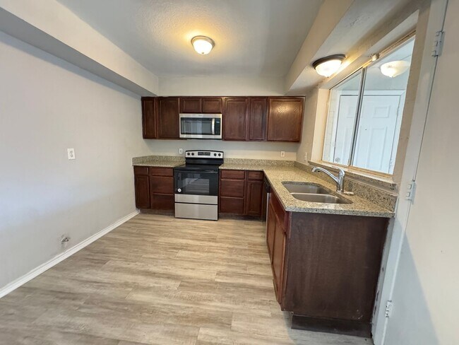 Building Photo - Cozy Living Near Rockwall Lake