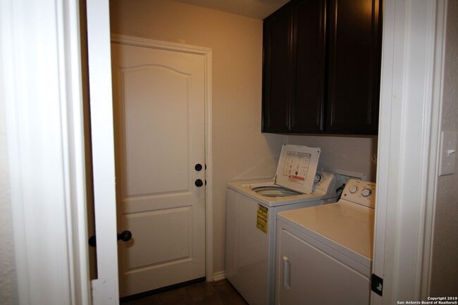 Building Photo - Single Story in Amber Creek Subdivision