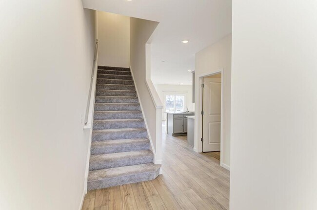 Building Photo - 5956 Hawkweed Dr