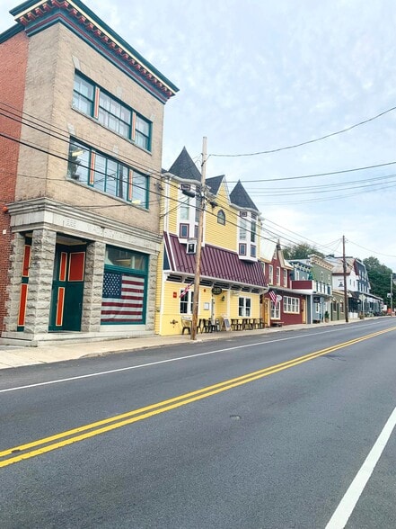 Walk to Main St Sykesville - 7413 Spout Hill Rd