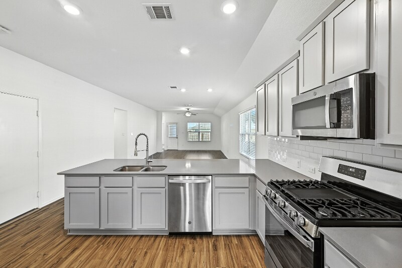 Building Photo - 129 Konik Rd