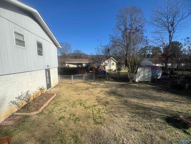 Building Photo - 9904 Willow Cove Rd SE