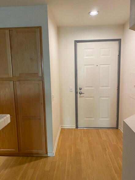 unit porch - 280 Caldecott Ln