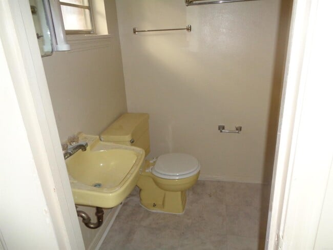 Building Photo - 9209 Clover Hl Rd