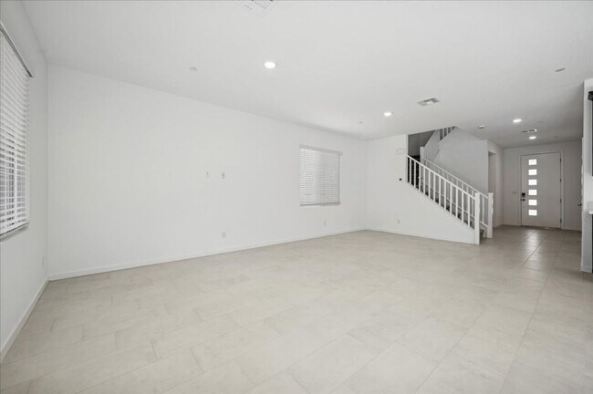 Building Photo - Beautiful New Home in Black Mountain Planned Community
