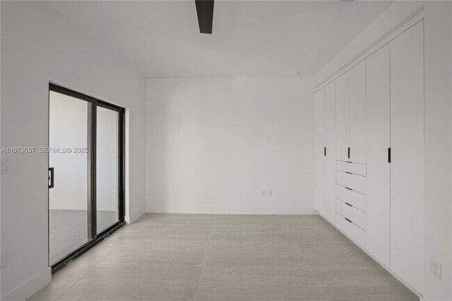 Building Photo - 3187 SW 23rd St