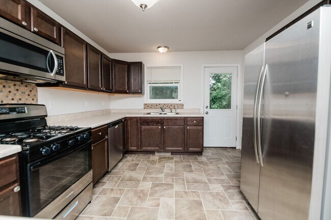 Building Photo - 397 Plymouth Rd