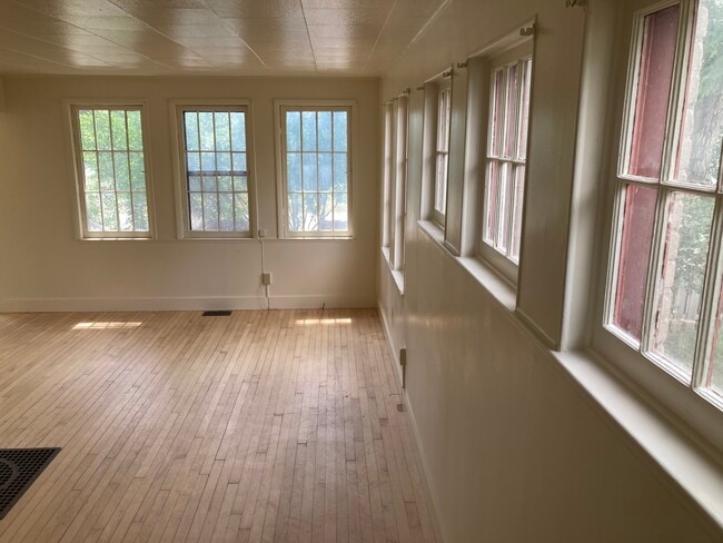 Livingroom - 110 E Hickory St