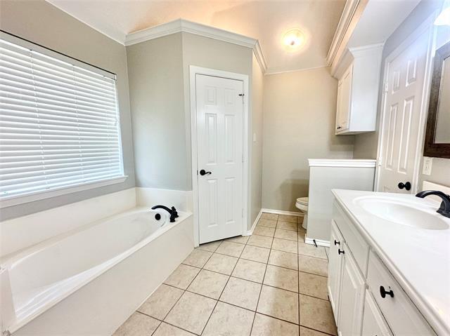 Building Photo - 1806 Sand Stone