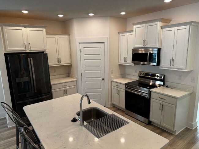 Building Photo - 157 Blooming Cv