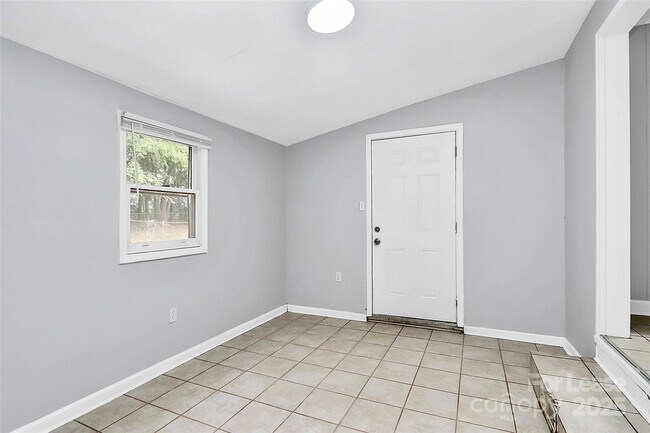 Building Photo - 4808 Brooktree Dr