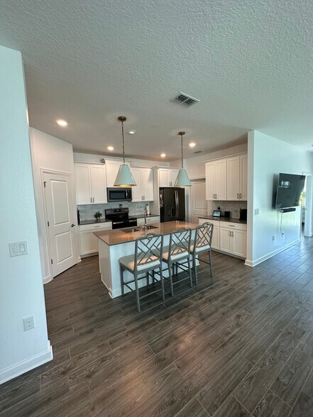 Building Photo - 3002 Prelude Ln