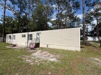 Building Photo - 109 SW Socket Glen