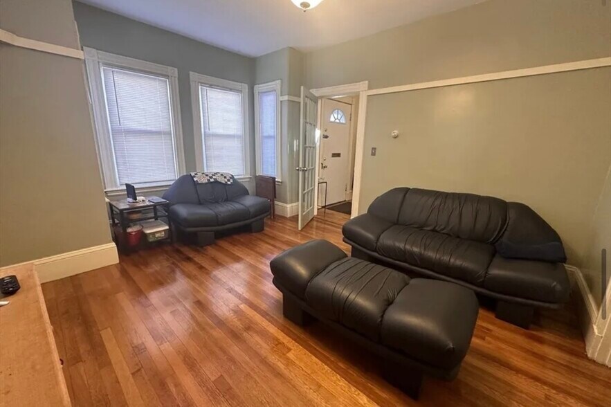 Building Photo - 374 Highland Ave