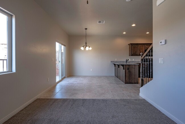 Building Photo - Townhome available in Millcreek Springs with a community pool!