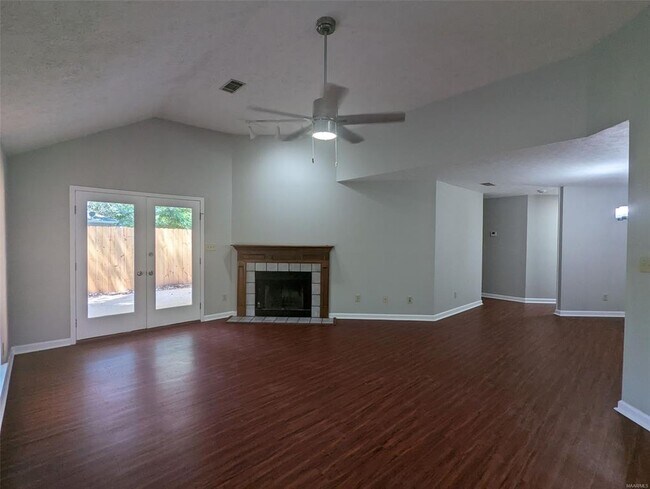 Building Photo - 191 S Burbank Dr