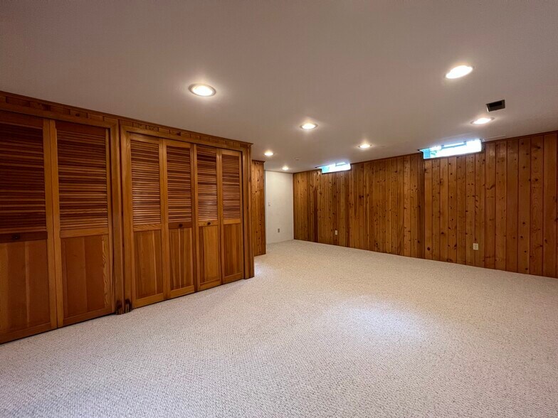 Building Photo - 3306 Alpine Dr