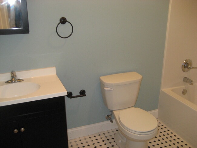 Building Photo - 230 S Dodge St