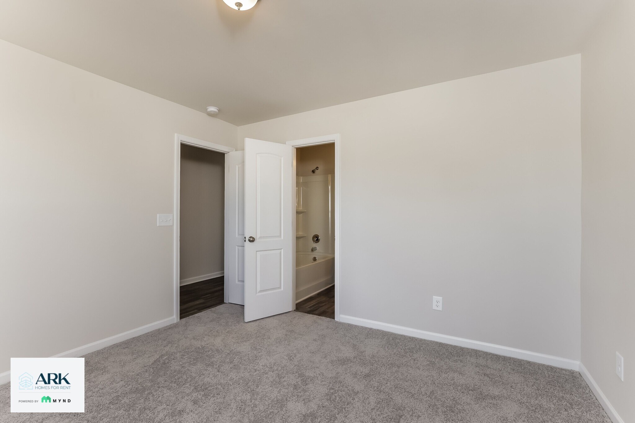 Building Photo - 1213 Fescue Rd