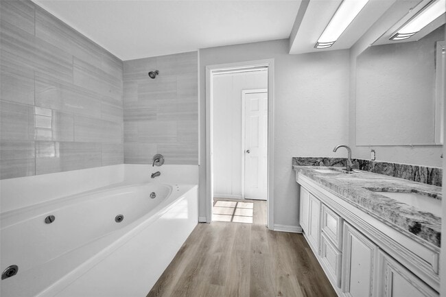 Building Photo - 13426 Balcrest Dr