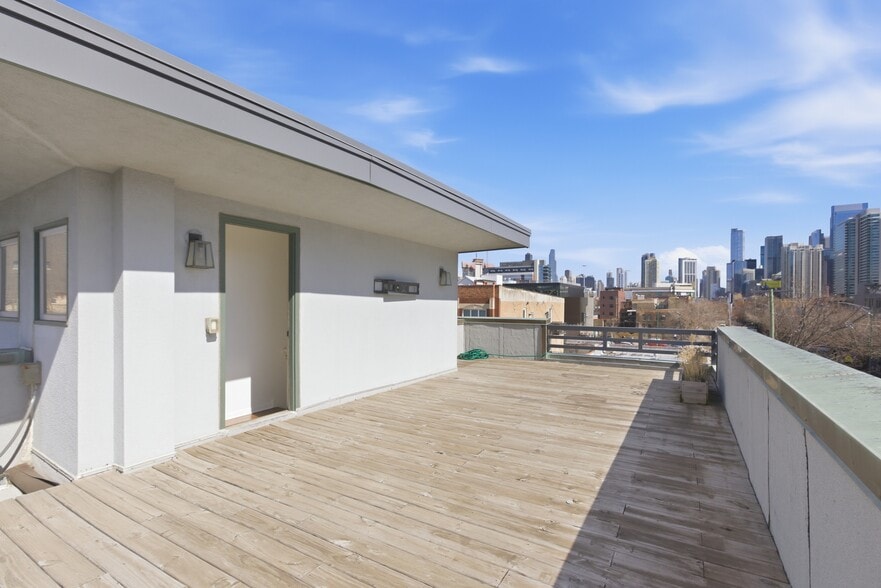 Building Photo - 448 N Carpenter St