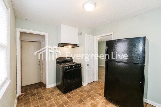 Building Photo - 7506 Lydia Ave